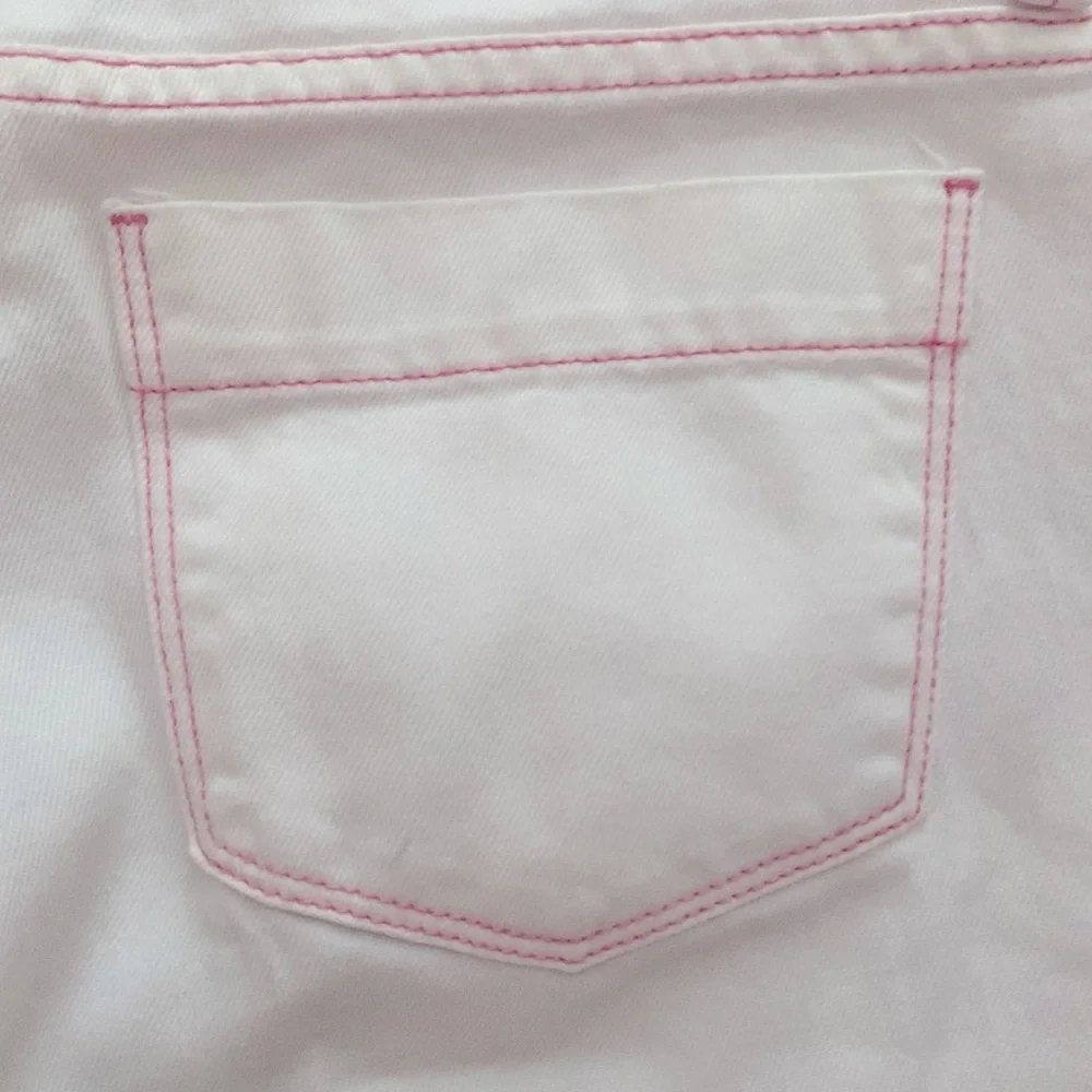 L.L. Bean White Jeans: Pink Stitching accents, Ribbon belt, Bootcut & Wider Leg - Picture 8 of 12